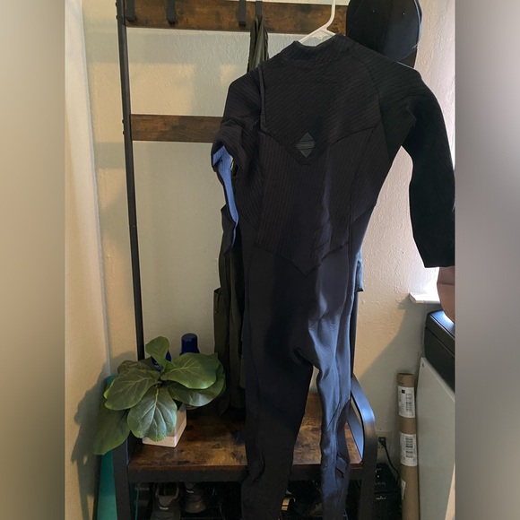 NWT O’Neill’s Men’s Wetsuit — Hyperfreak Comp Zen 3/2 - Picture 2 of 11